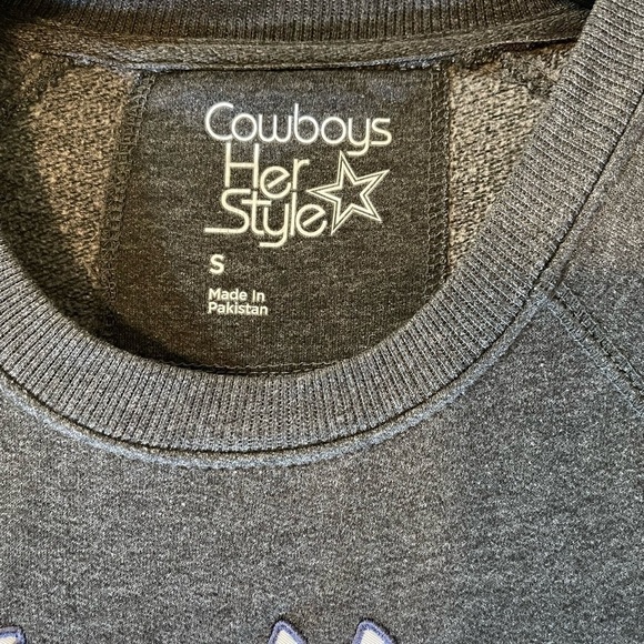 Unique Dallas Cowboys 🏈💙 Pullover Sweater Women’s Size Small. True Small. - Picture 5 of 6